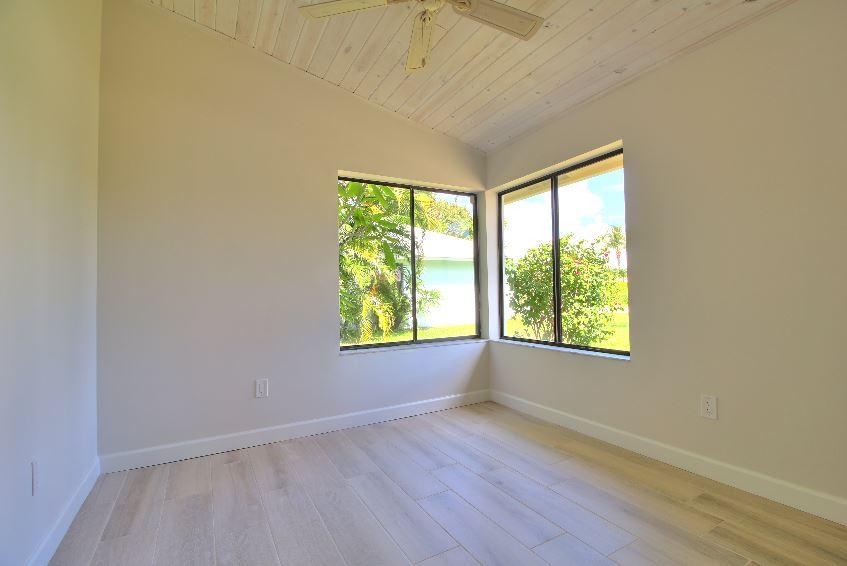 520 Enfield Road Delray Beach, FL 33444 - Photo 5 of 11 Den 1