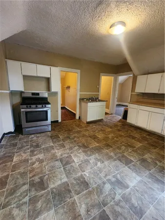 $84,900 | 2 Hollister Street, Rochester, NY 14605