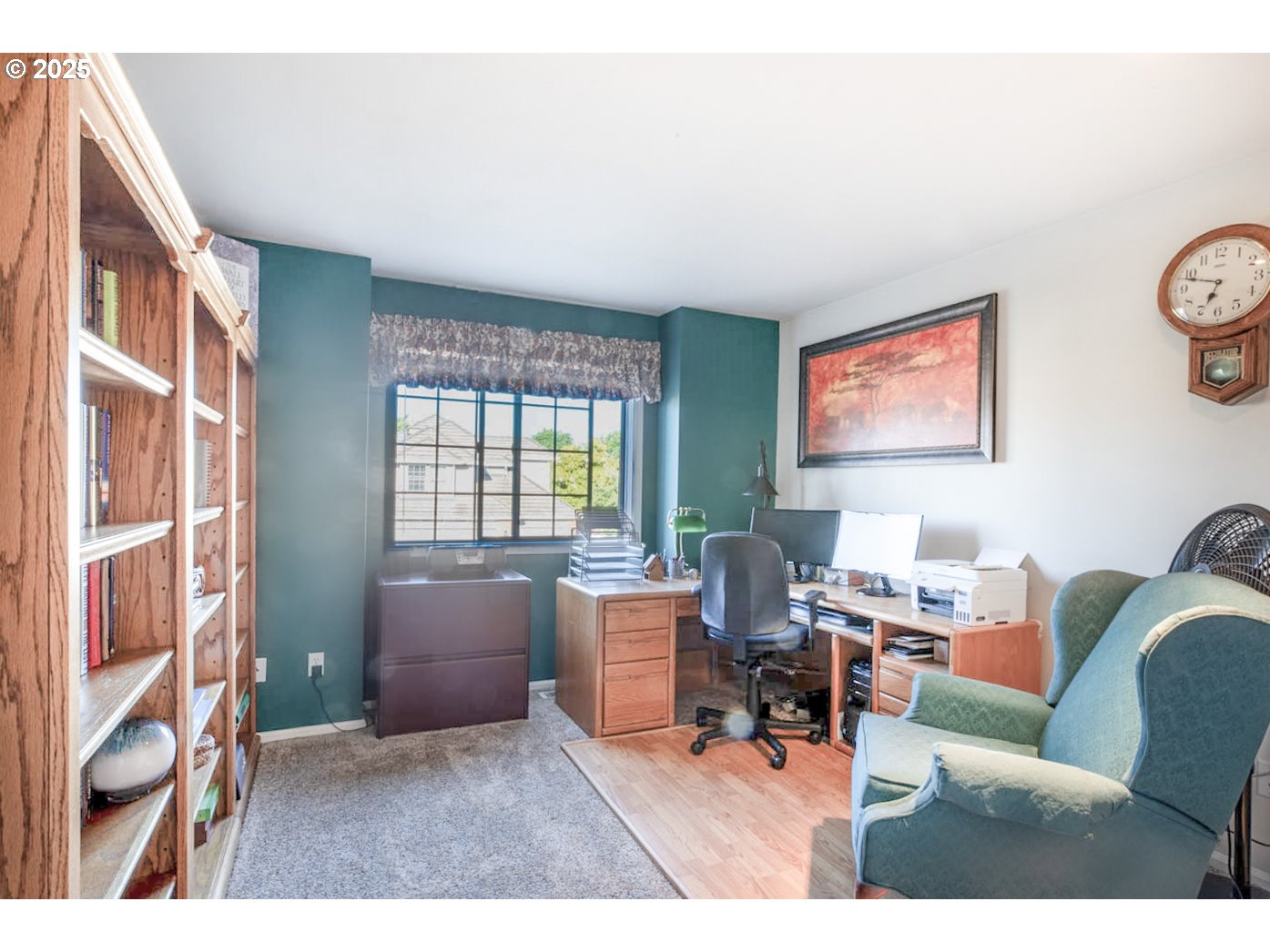 3152 Wolf Meadows Lane Eugene, OR 97408 - Photo 14 of 27 a living room with furniture and a large window