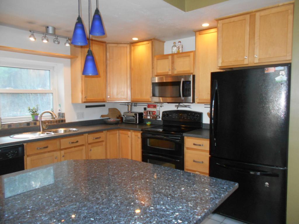 96 Lowell Road Windham, NH 03087 - Photo 4 of 35