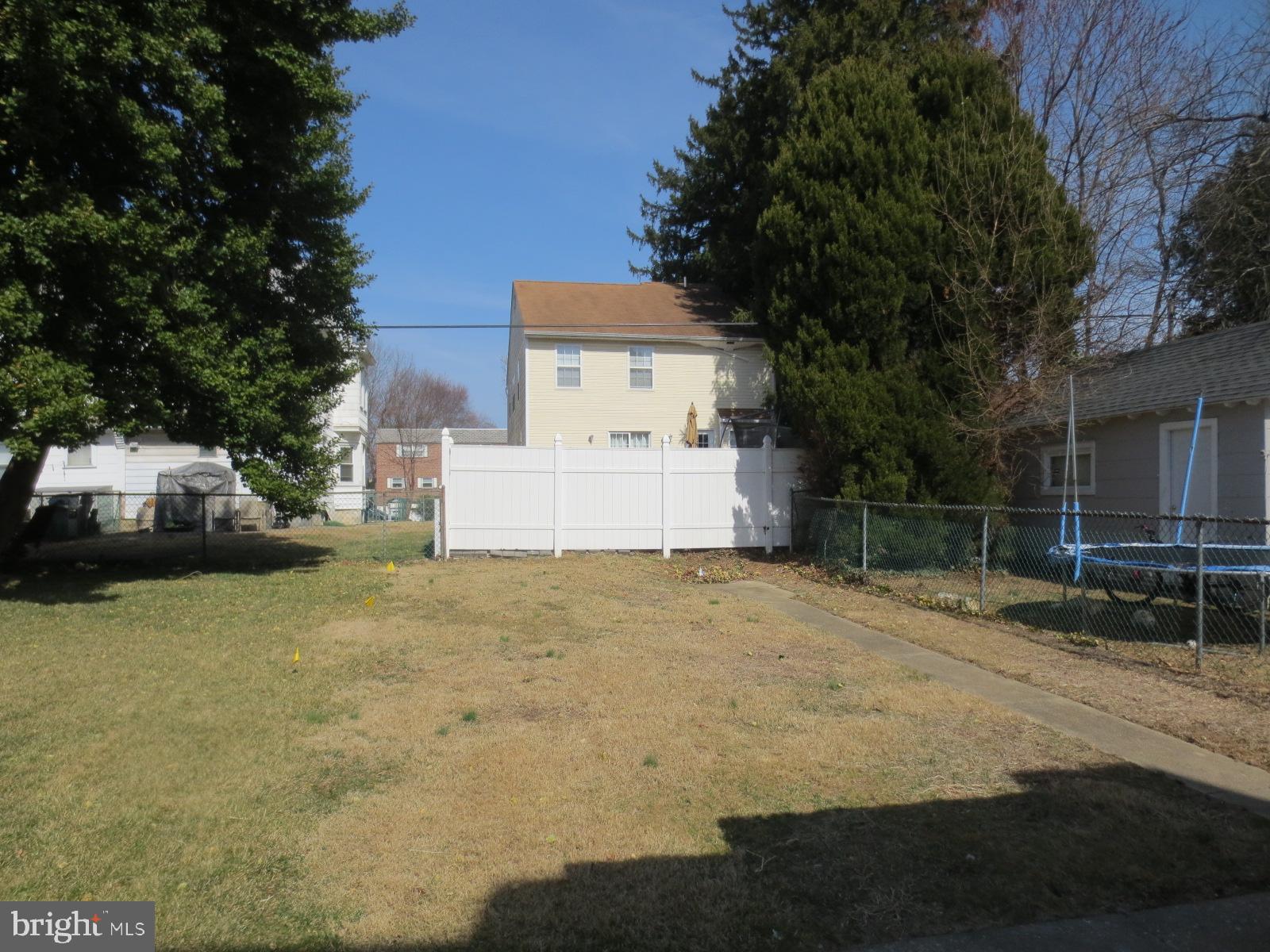 617 Benson Street Philadelphia, PA 19111 - Photo 6 of 37 a house with a outdoor space
