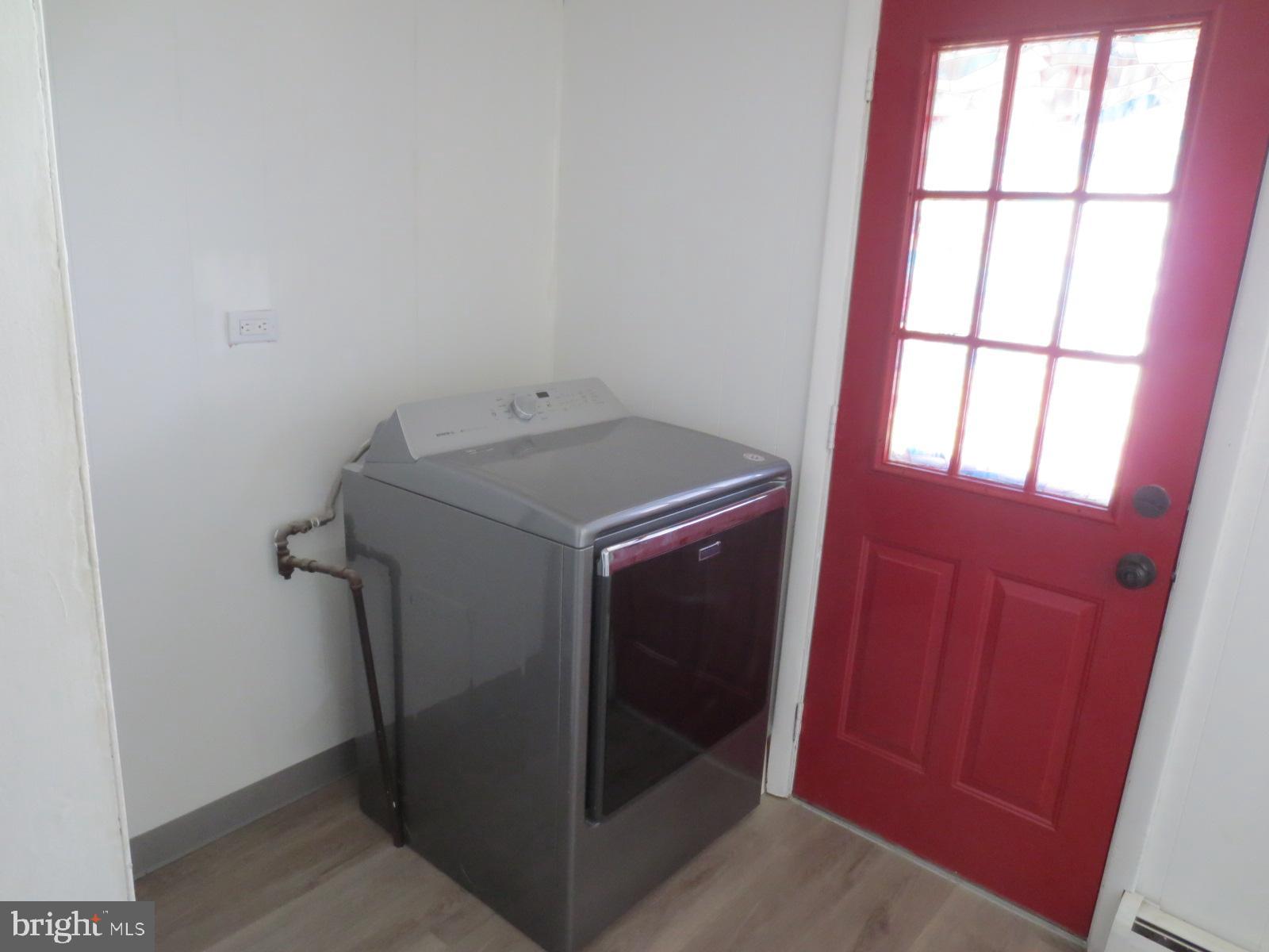 617 Benson Street Philadelphia, PA 19111 - Photo 10 of 37 a utility room with dryer and washer