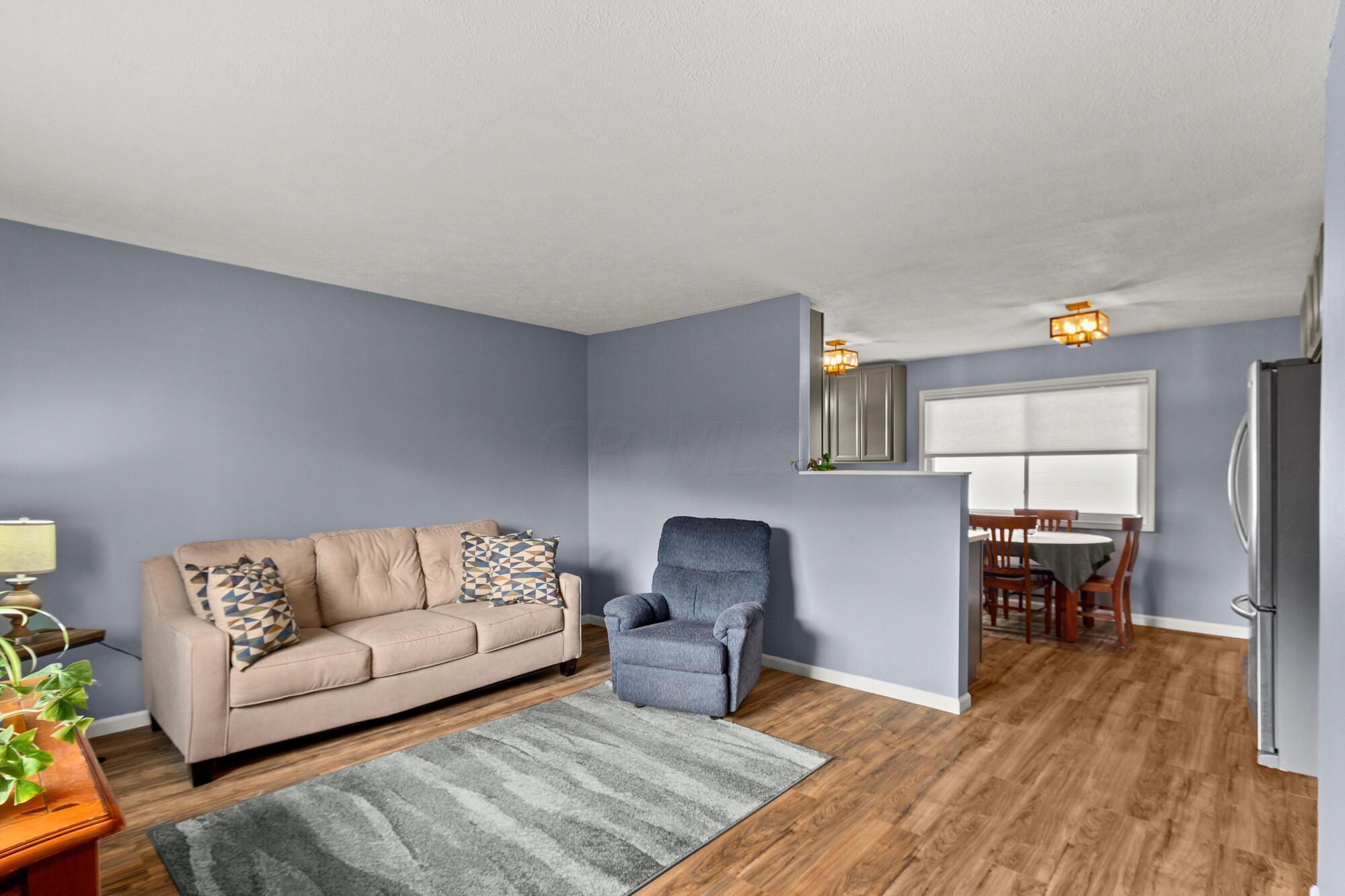 122 Oxford Road Lexington, OH 44904 - Photo 4 of 21 liv-3