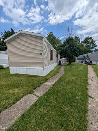 $1,100 | 240 Cherry Bottom Glen, Elyria, OH 44035
