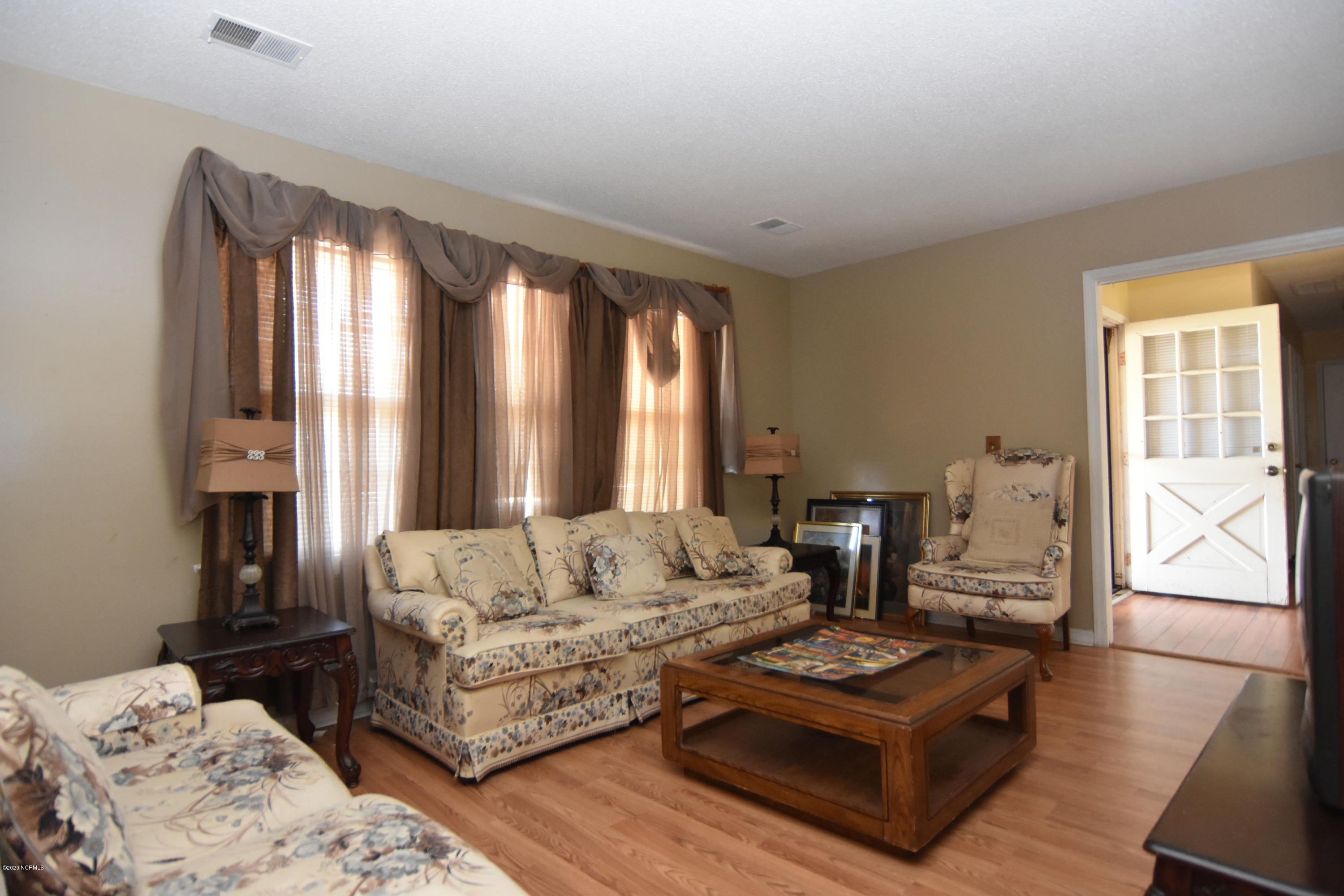 530 Governors Road Wilmington, NC 28411 - Photo 4 of 12 4