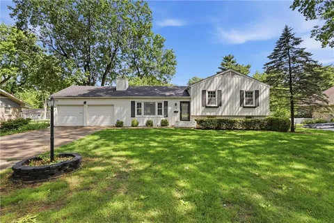 $385,000 | 306 West 114 Street, Kansas City, MO 64114