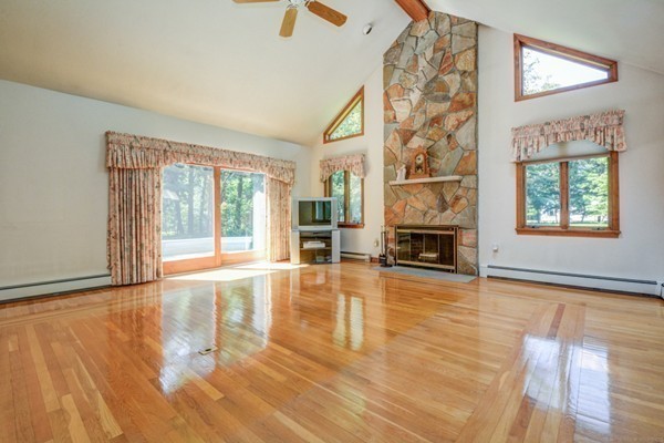 231 Old Farm Road Milton, MA 02186 - Photo 6 of 27 Gallery Image 6