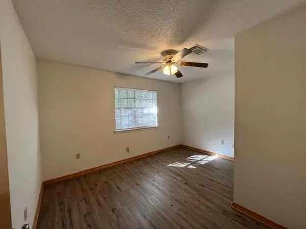 $1,100 | 35505 Oakridge Avenue, Unit A, Slidell, LA 70460