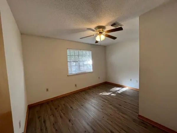 $1,100 | 35505 Oakridge Avenue, Unit A, Slidell, LA 70460