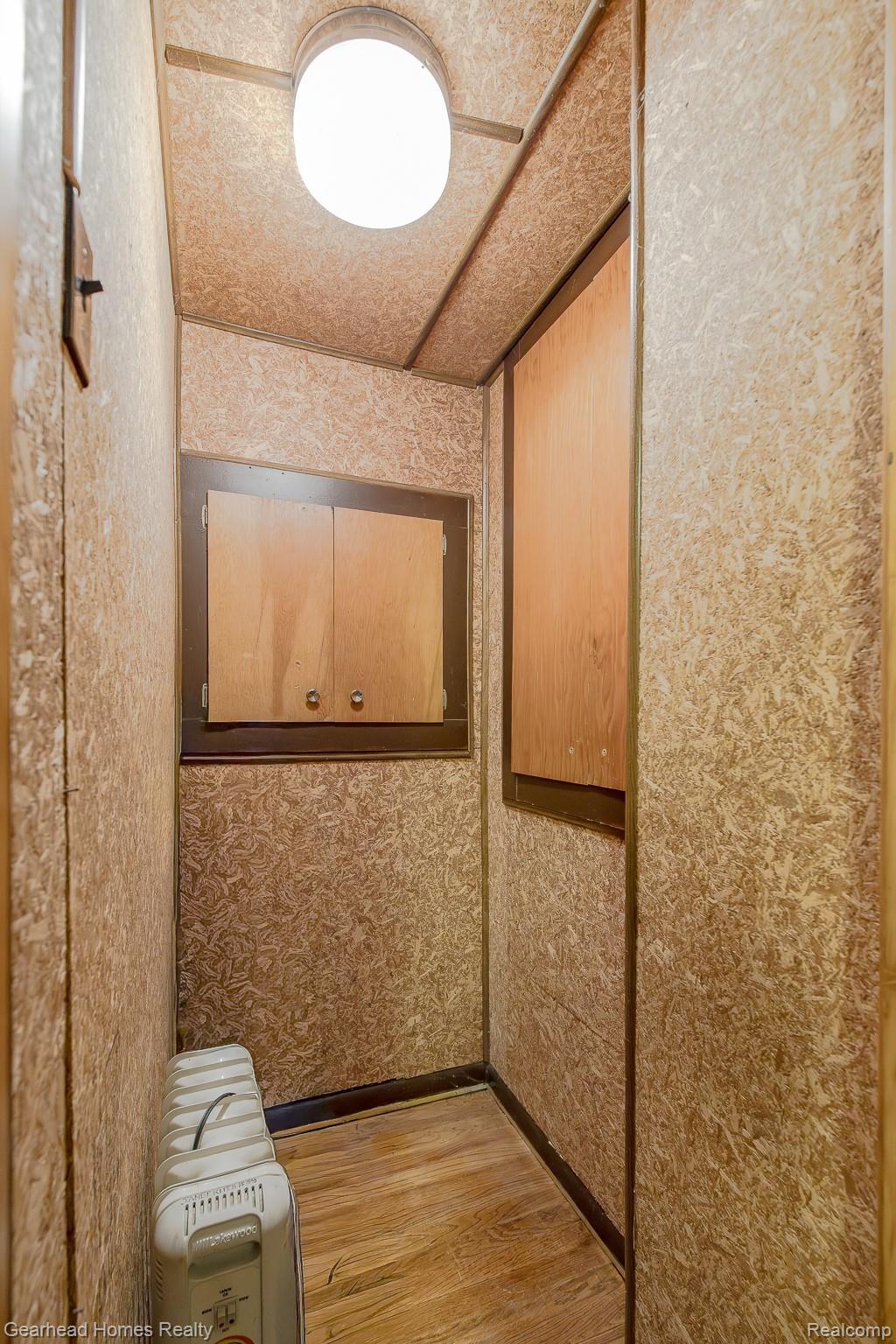 3356 Harding Street Dearborn, MI 48124 - Photo 27 of 48 28.jpg