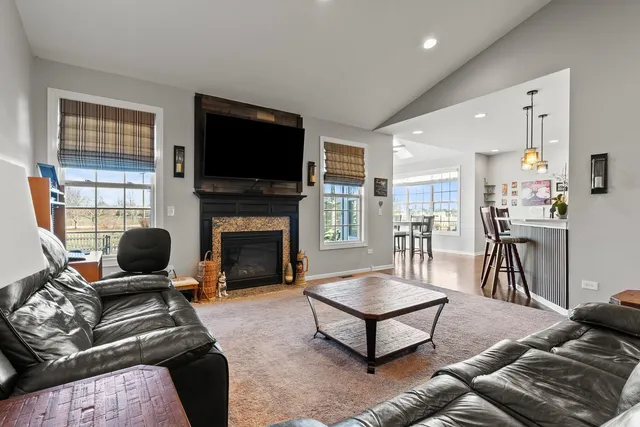 $515,000 | 428 East Frontier Drive, Minooka, IL 60447