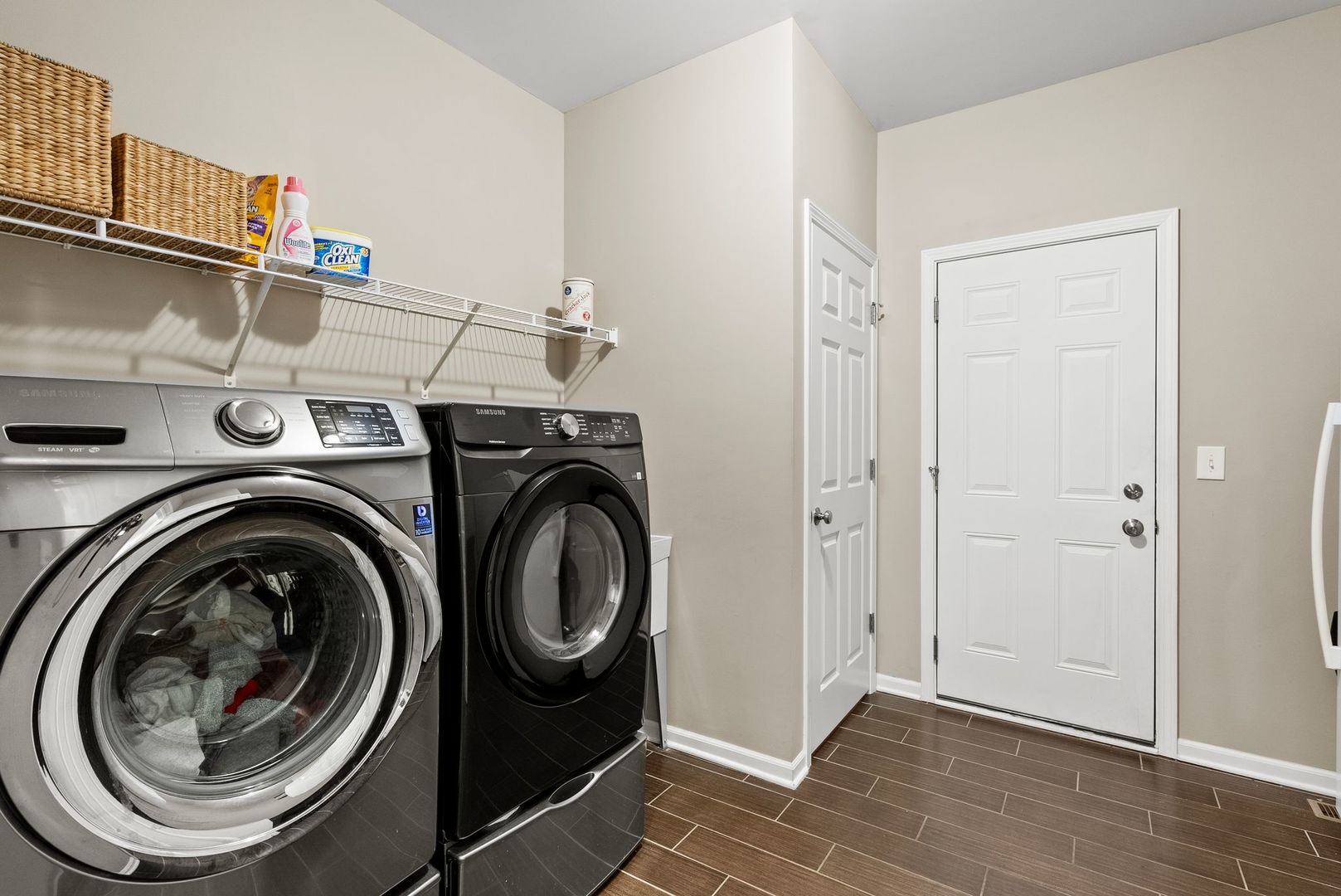 428 East Frontier Drive Minooka, IL 60447 - Photo 27 of 39 a utility room with dryer and washer