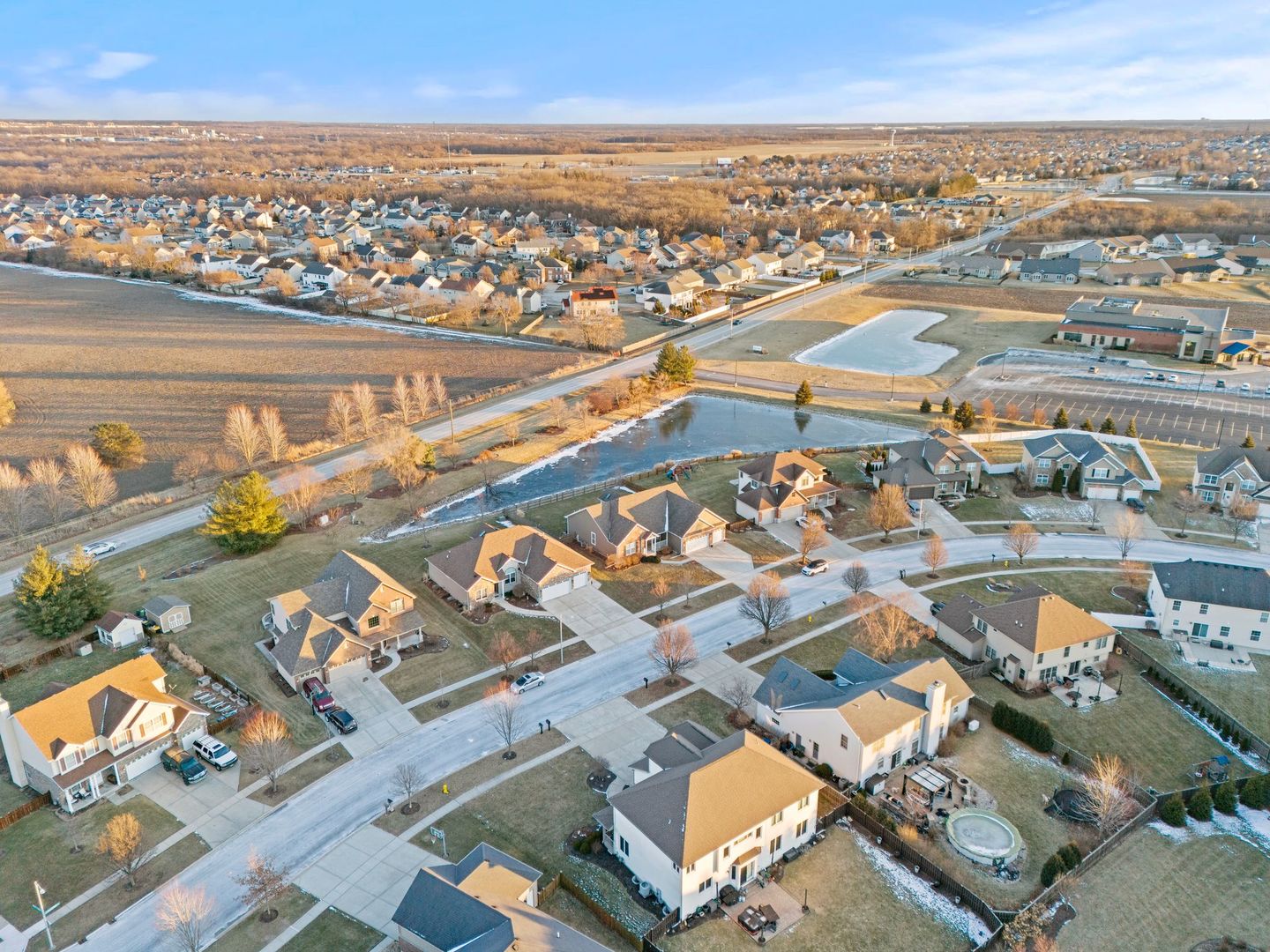 428 East Frontier Drive Minooka, IL 60447 - Photo 30 of 39 an aerial view of a city with ocean view