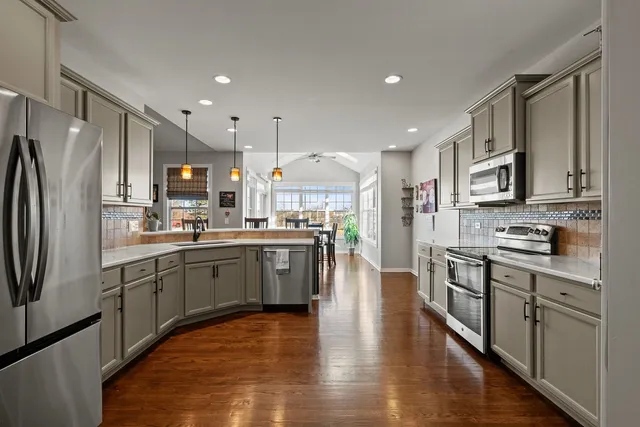 $515,000 | 428 East Frontier Drive, Minooka, IL 60447