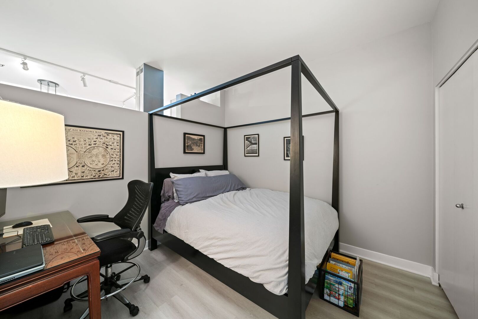 225 South Sangamon Street, Unit 308 Chicago, IL 60607 - Photo 18 of 34 a bed room with a bed window and a chair