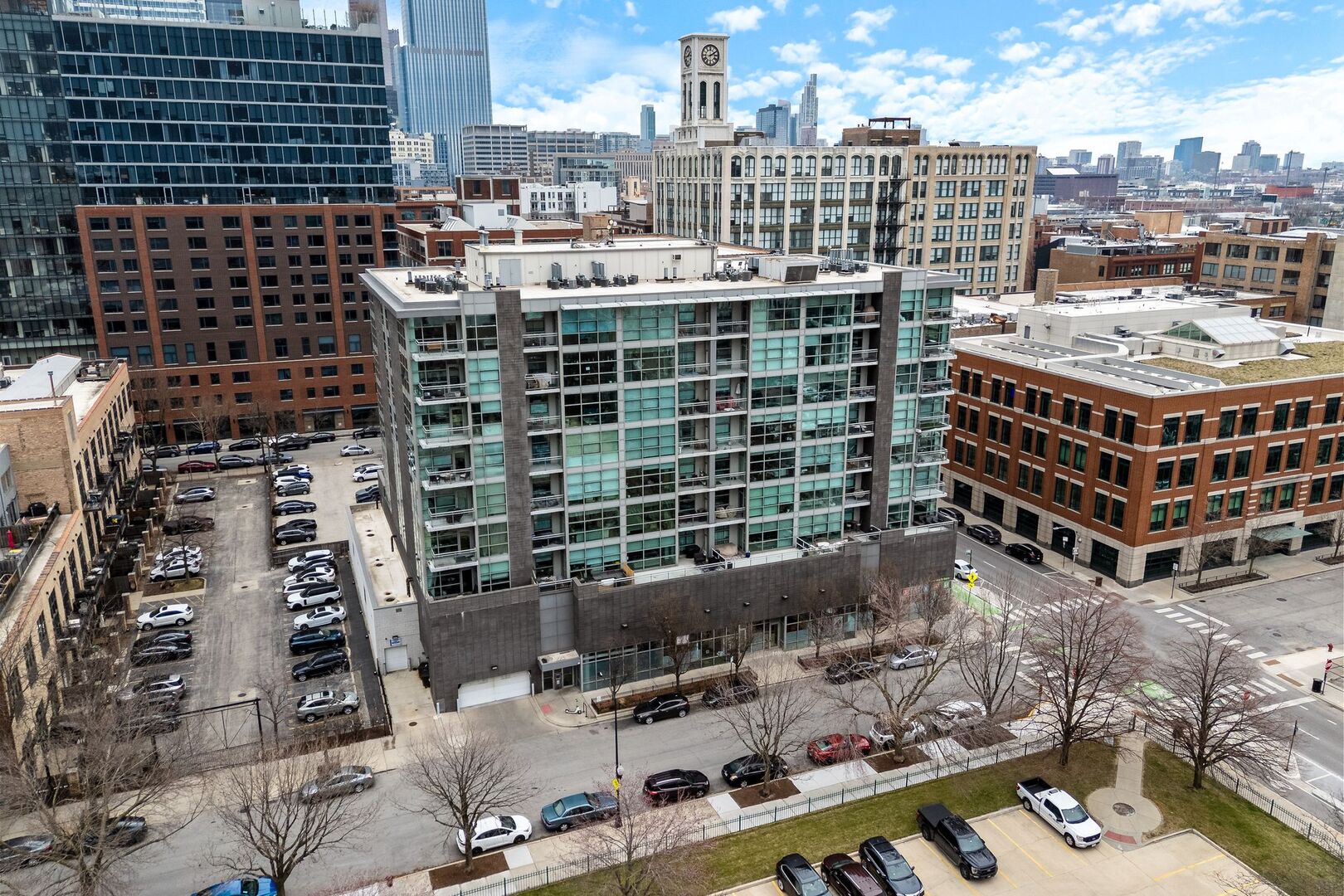 225 South Sangamon Street, Unit 308 Chicago, IL 60607 - Photo 29 of 34 a view of a city with tall buildings