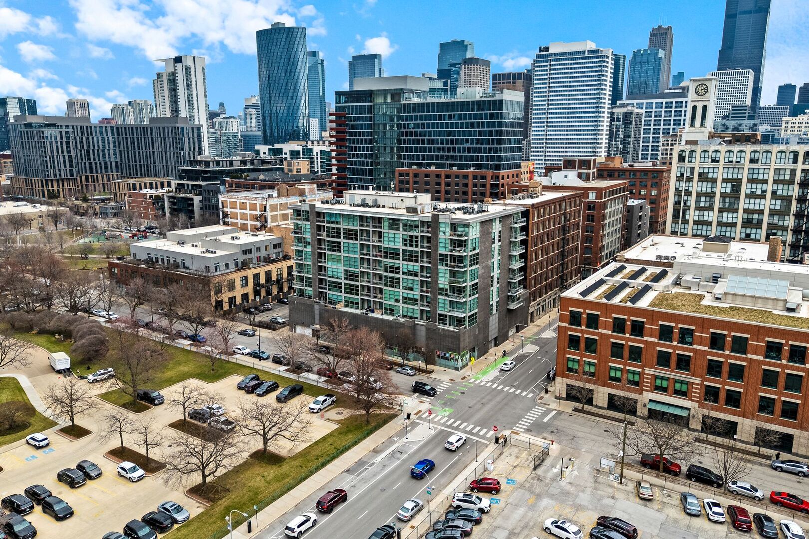 225 South Sangamon Street, Unit 308 Chicago, IL 60607 - Photo 31 of 34 a city view with tall buildings