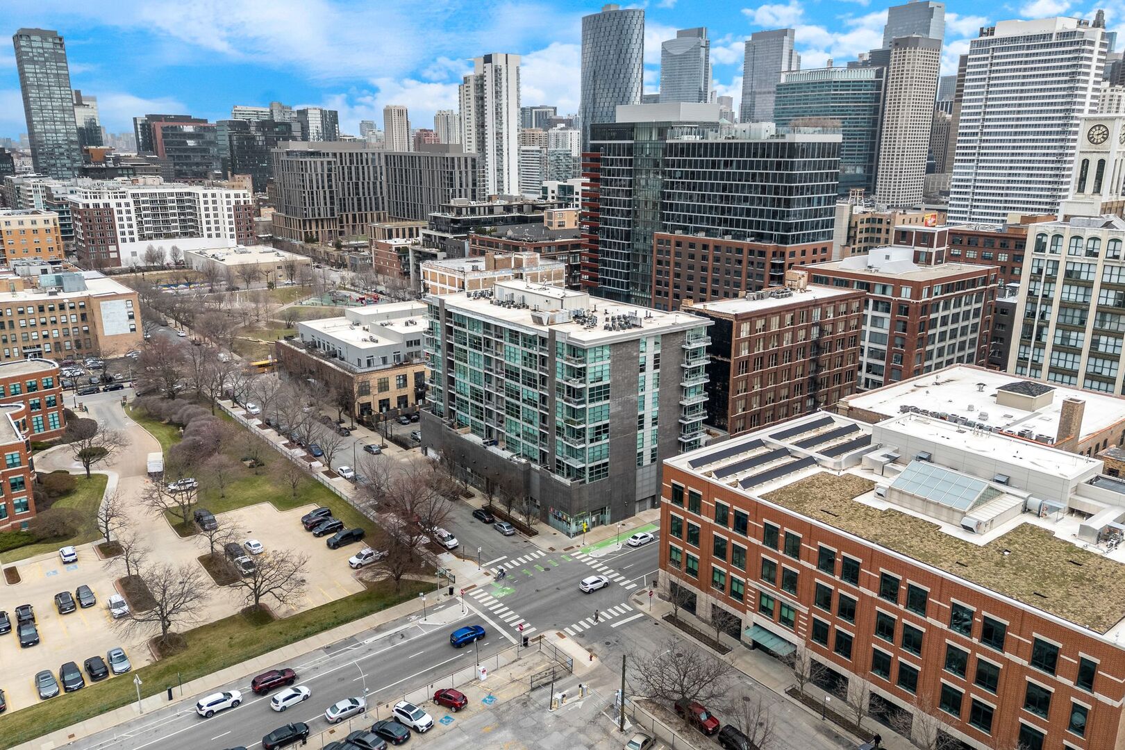 225 South Sangamon Street, Unit 308 Chicago, IL 60607 - Photo 32 of 34 a city view