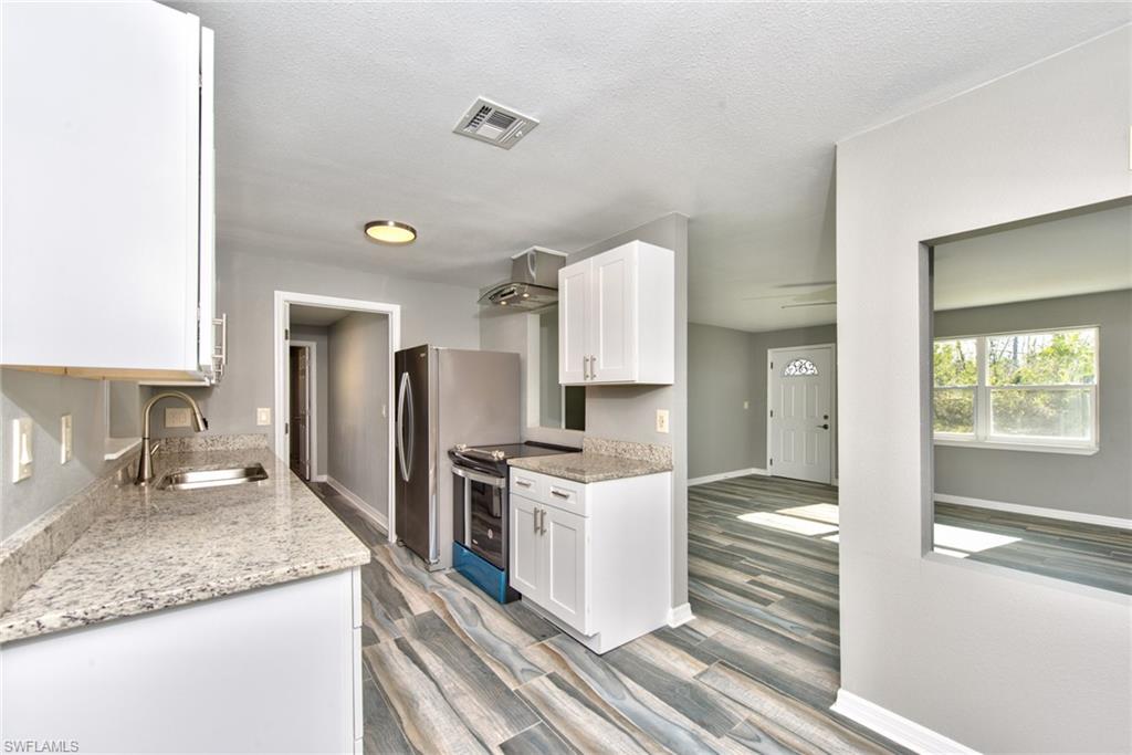 18296 Pioneer Road Fort Myers, FL 33908 - Photo 11 of 29 Gallery Image 11