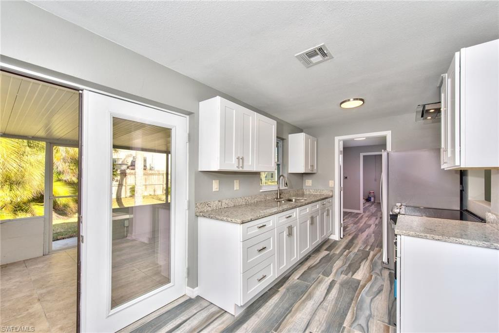 18296 Pioneer Road Fort Myers, FL 33908 - Photo 9 of 29 Gallery Image 9
