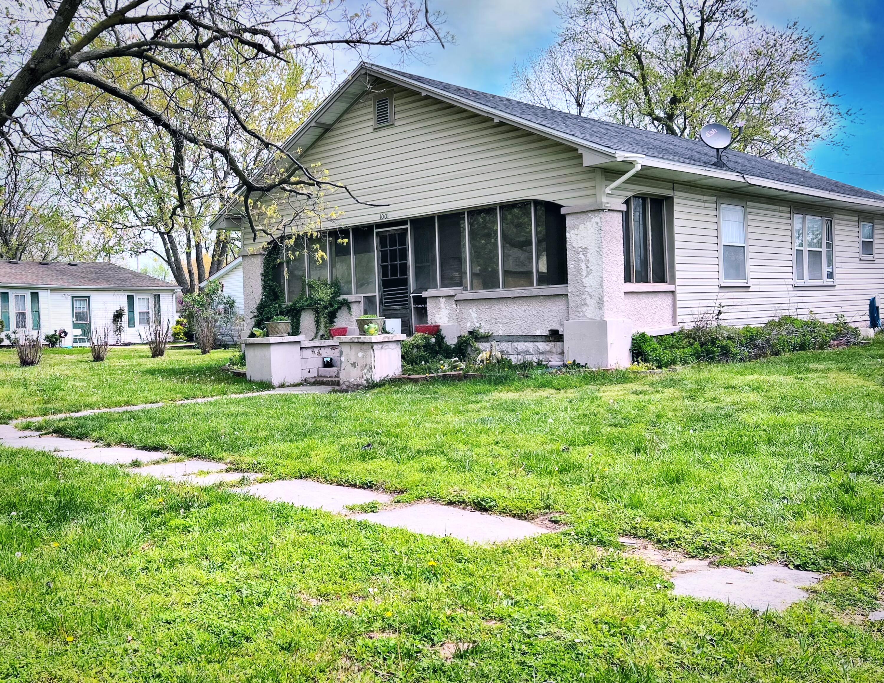 1001 4th Street Monett, MO 65708 - Photo 1 of 1 House photo