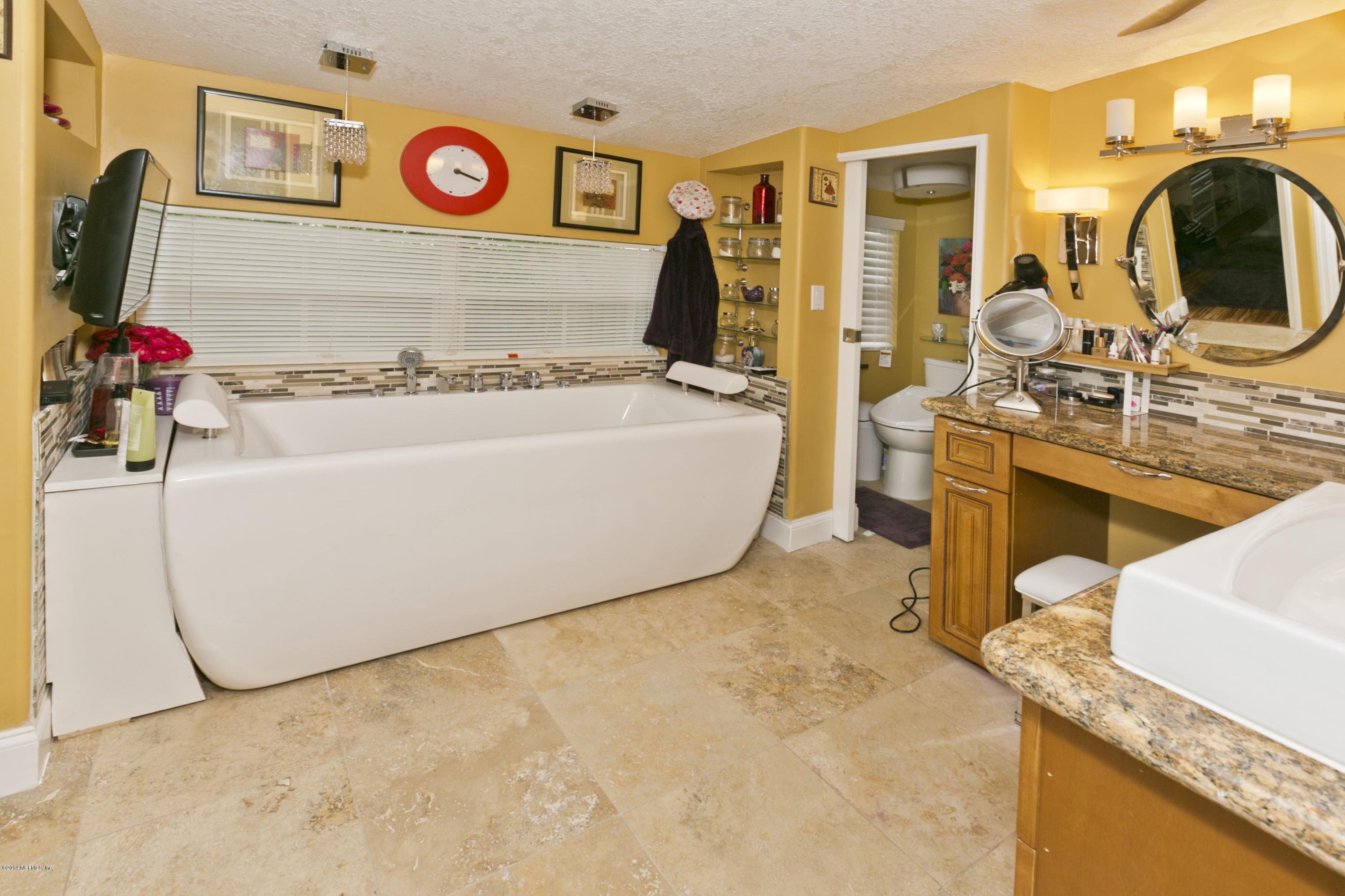 542 Broward Road Jacksonville, FL 32218 - Photo 15 of 27 Master Bathroom2