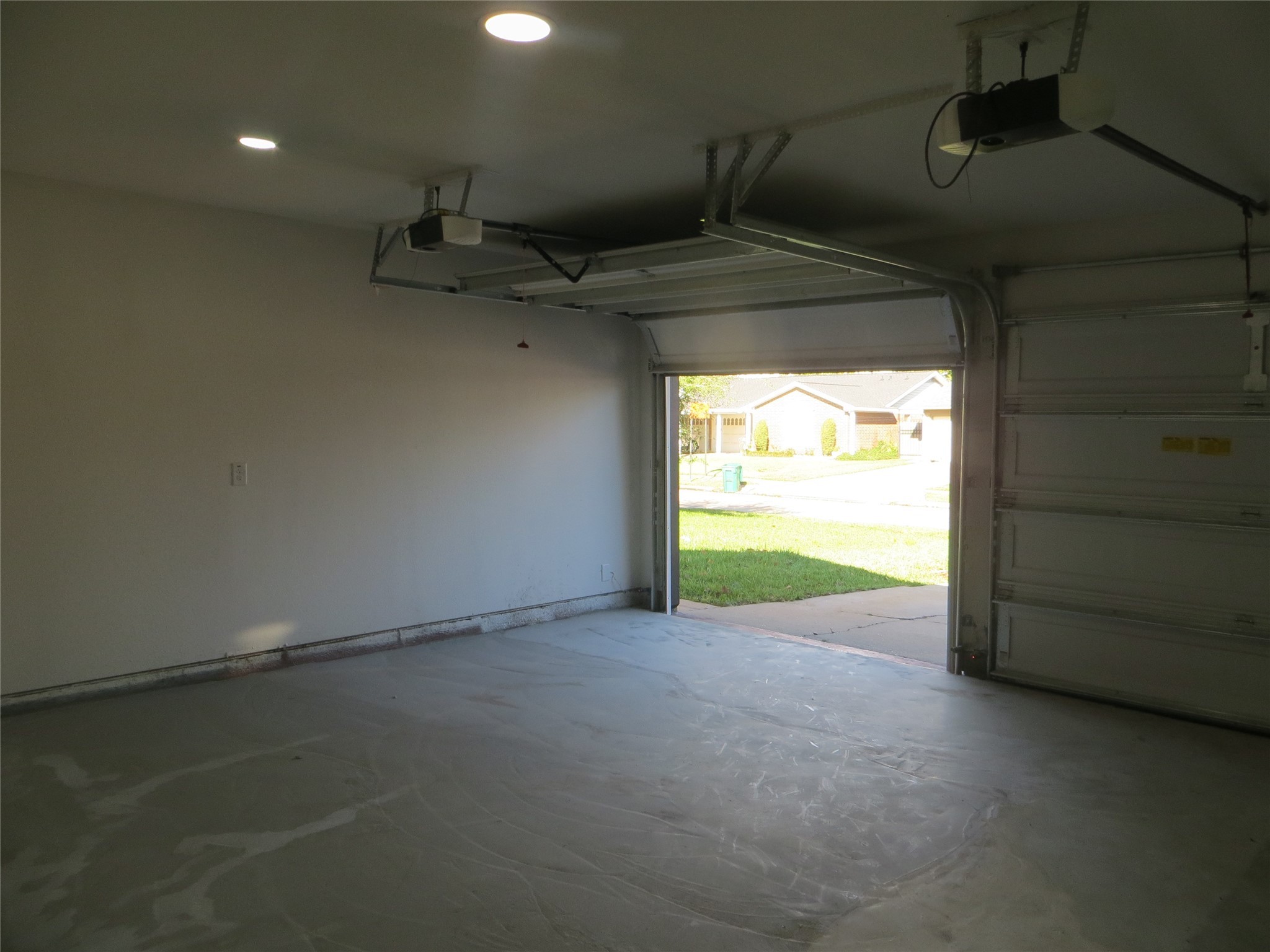 3822 Darling Avenue Pasadena, TX 77503 - Photo 18 of 19 a view of an empty room and a window