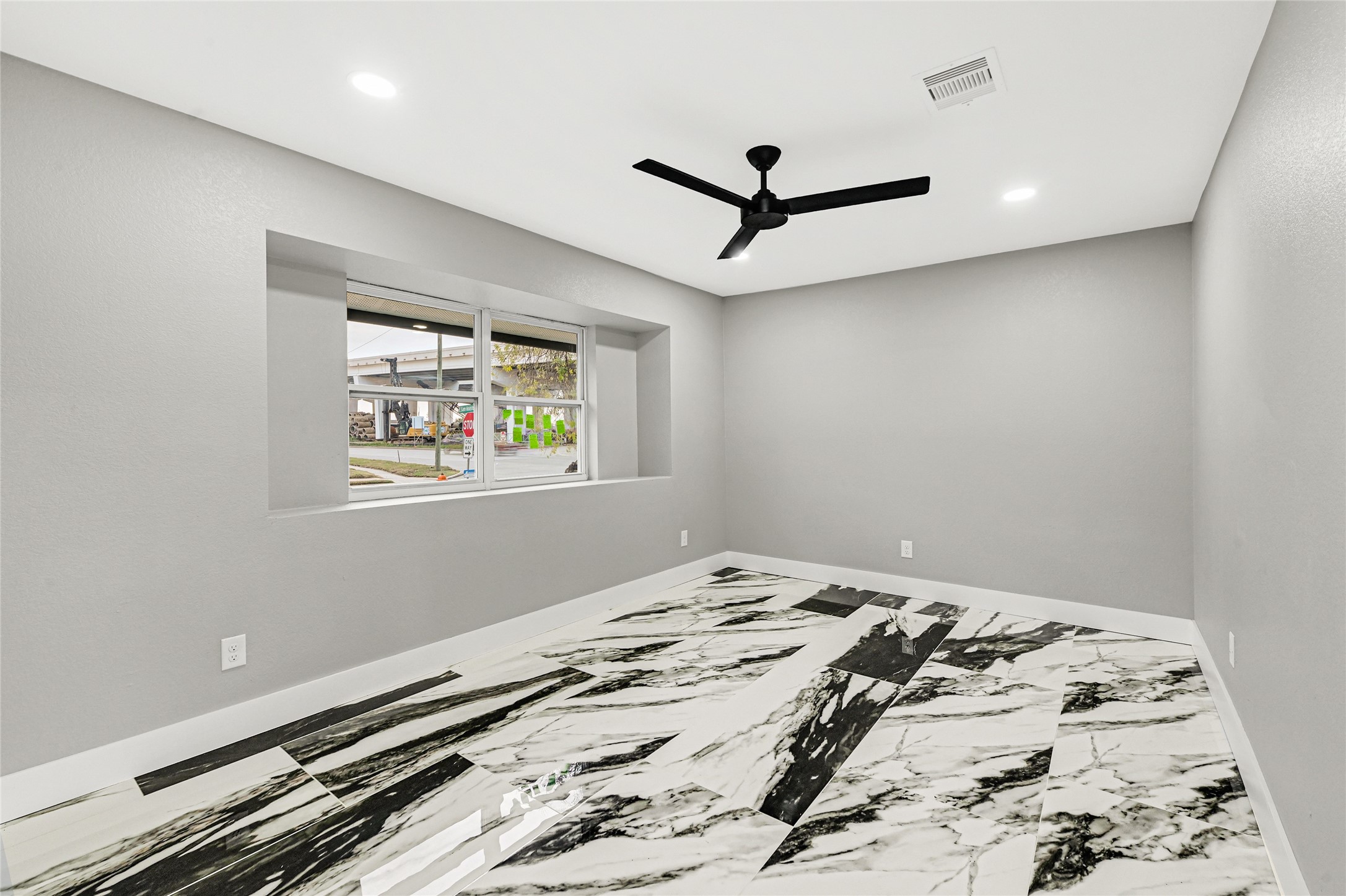 3822 Darling Avenue Pasadena, TX 77503 - Photo 9 of 19 a bedroom with a bed and a window