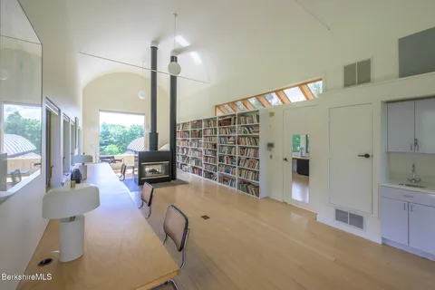 $4,500,000 | 729 Hewins Street, Sheffield, MA 01257