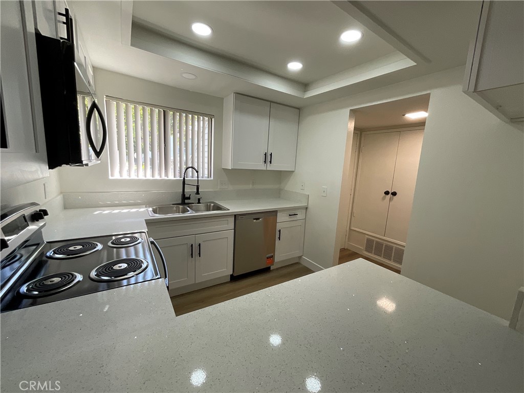 470 South Ranch View Circle, Unit 46 Anaheim Hills, CA 92807 - Photo 12 of 32