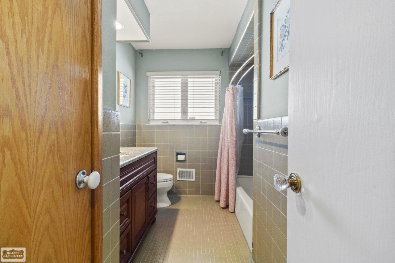 32680 South River Road Harrison Township, MI 48045 - Photo 20 of 37 Gallery Image 20