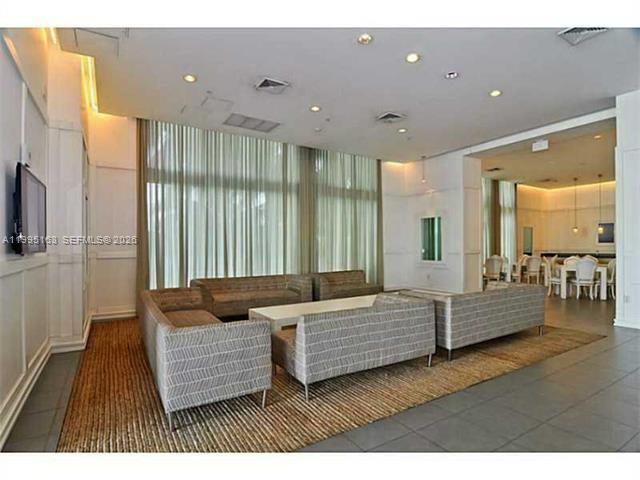 90 Southwest 3rd Street, Unit 1809 Miami, FL 33130 - Photo 18 of 34