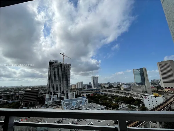 $419,000 | 90 Southwest 3rd Street, Unit 1809, Miami, FL 33130