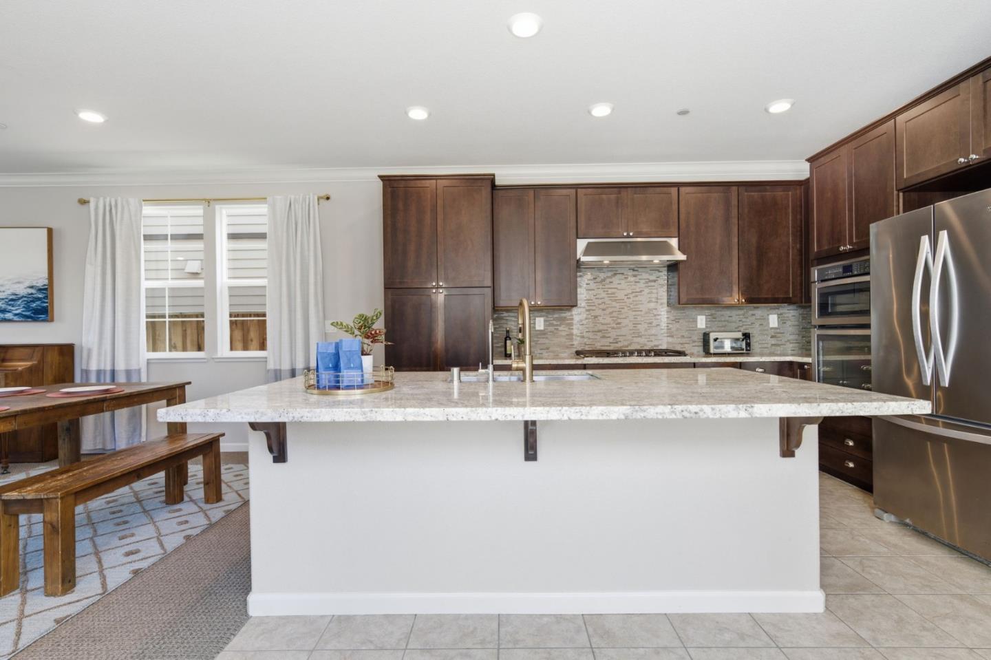 34270 Stable Way Fremont, CA 94555 - Photo 6 of 51