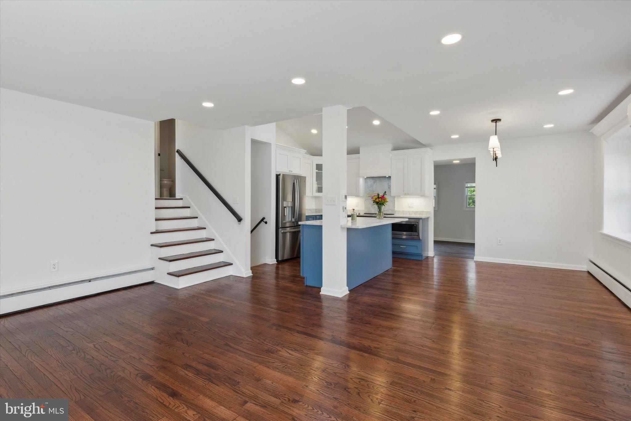 Kitchen & Dining Area