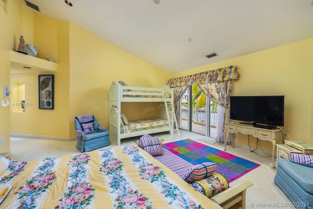 $4,165,000 | 648 North Island Road, Golden Beach, FL 33160