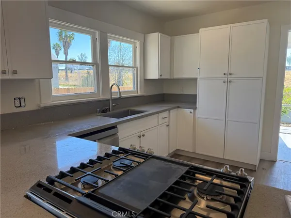 $649,999 | 127 West Colton Avenue, Redlands, CA 92374