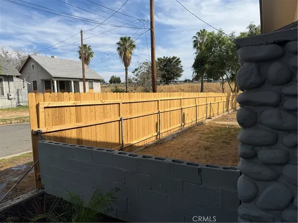 $649,999 | 127 West Colton Avenue, Redlands, CA 92374