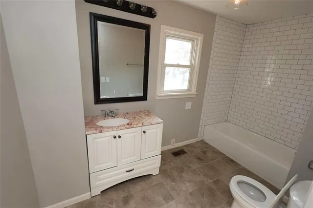 $199,450 | 923 North 10th Street, Leavenworth, KS 66048