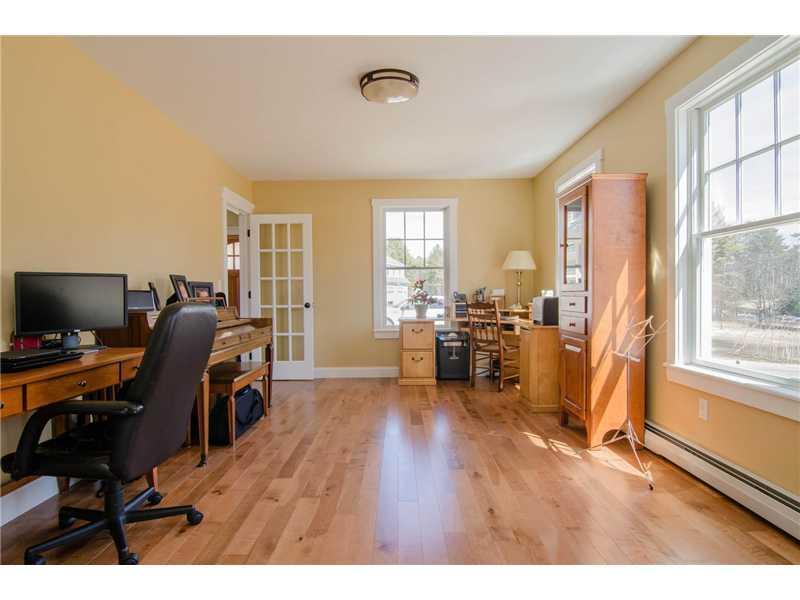 99 Webster Road Freeport, ME 04032 - Photo 15 of 34 Den/Family/Great Room.