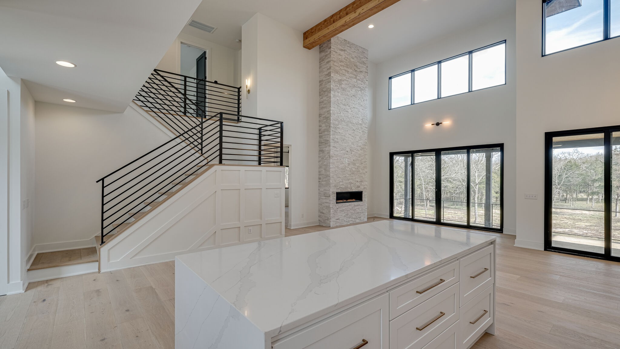 8564 Taliaferro Road Eagleville, TN 37060 - Photo 10 of 49 a view of hallway with windows