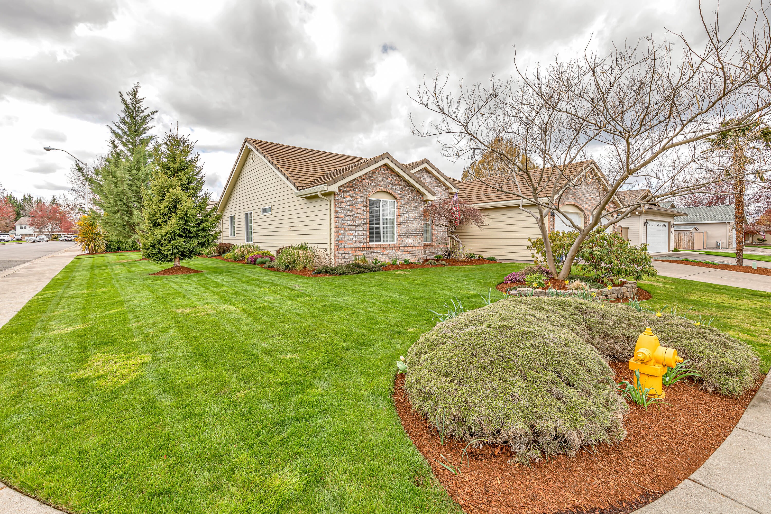 711 Brandon Street Central Point, OR 97502 - Photo 34 of 47 9R9A7735