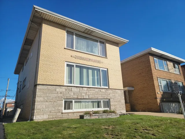 $1,800 | 9225 South Cregier Avenue, Unit 2, Chicago, IL 60617