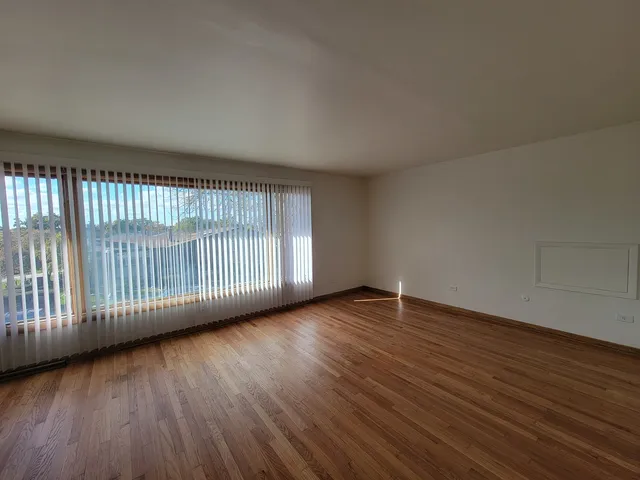 $1,800 | 9225 South Cregier Avenue, Unit 2, Chicago, IL 60617