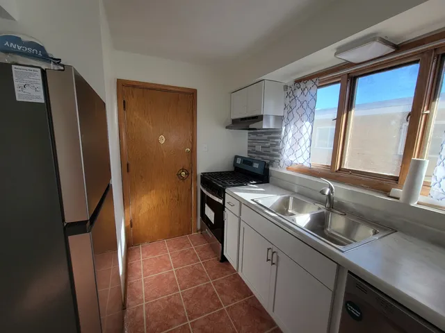 $1,800 | 9225 South Cregier Avenue, Unit 2, Chicago, IL 60617