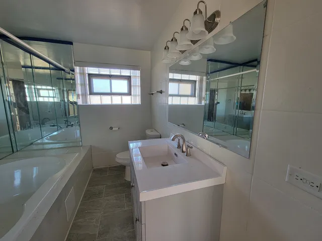 $1,800 | 9225 South Cregier Avenue, Unit 2, Chicago, IL 60617