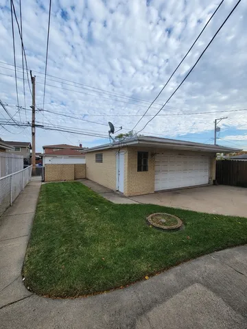 $1,800 | 9225 South Cregier Avenue, Unit 2, Chicago, IL 60617