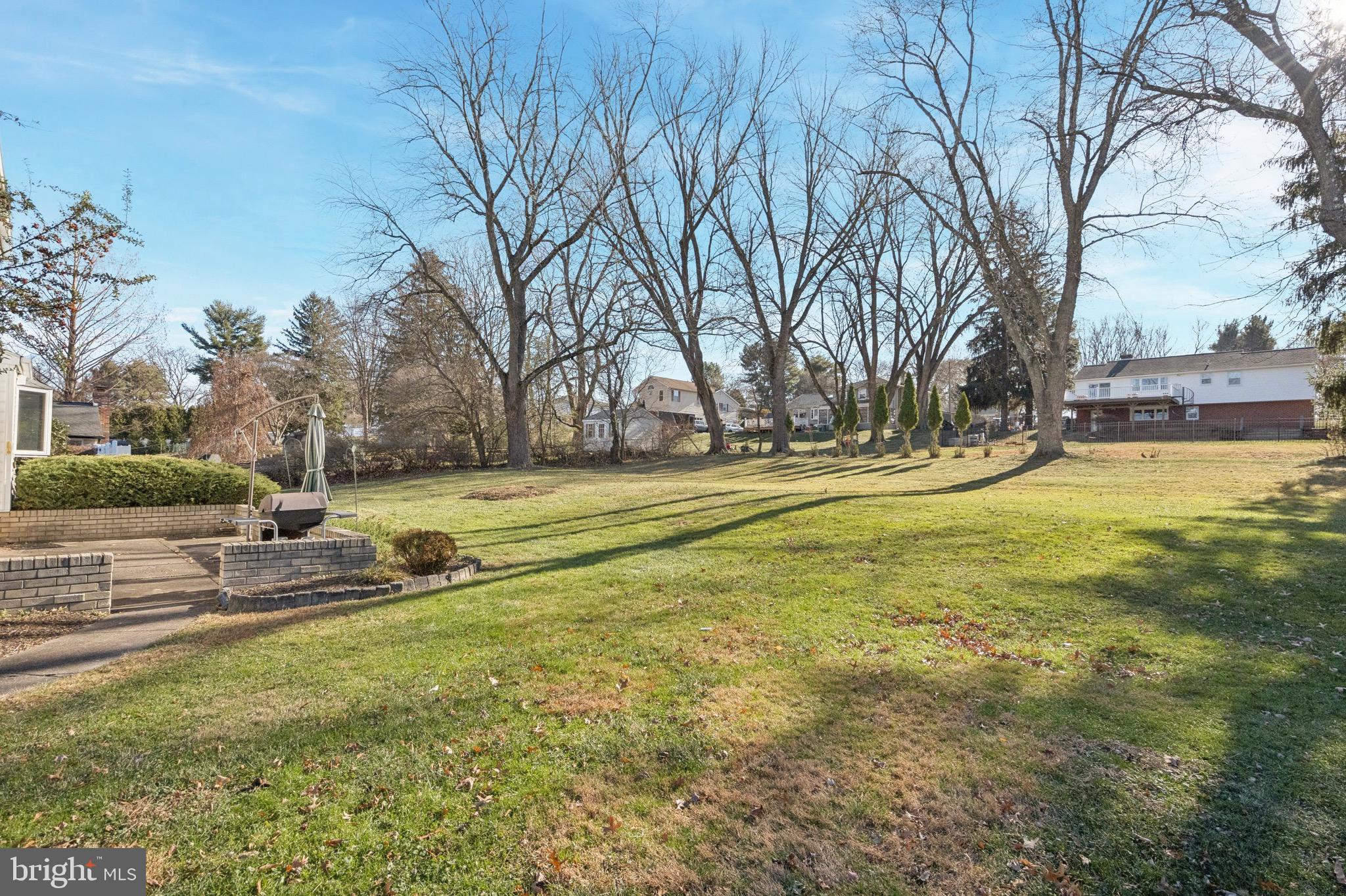 72e East Heron Road Southampton, PA 18966 - Photo 23 of 25 Beautiful Yard