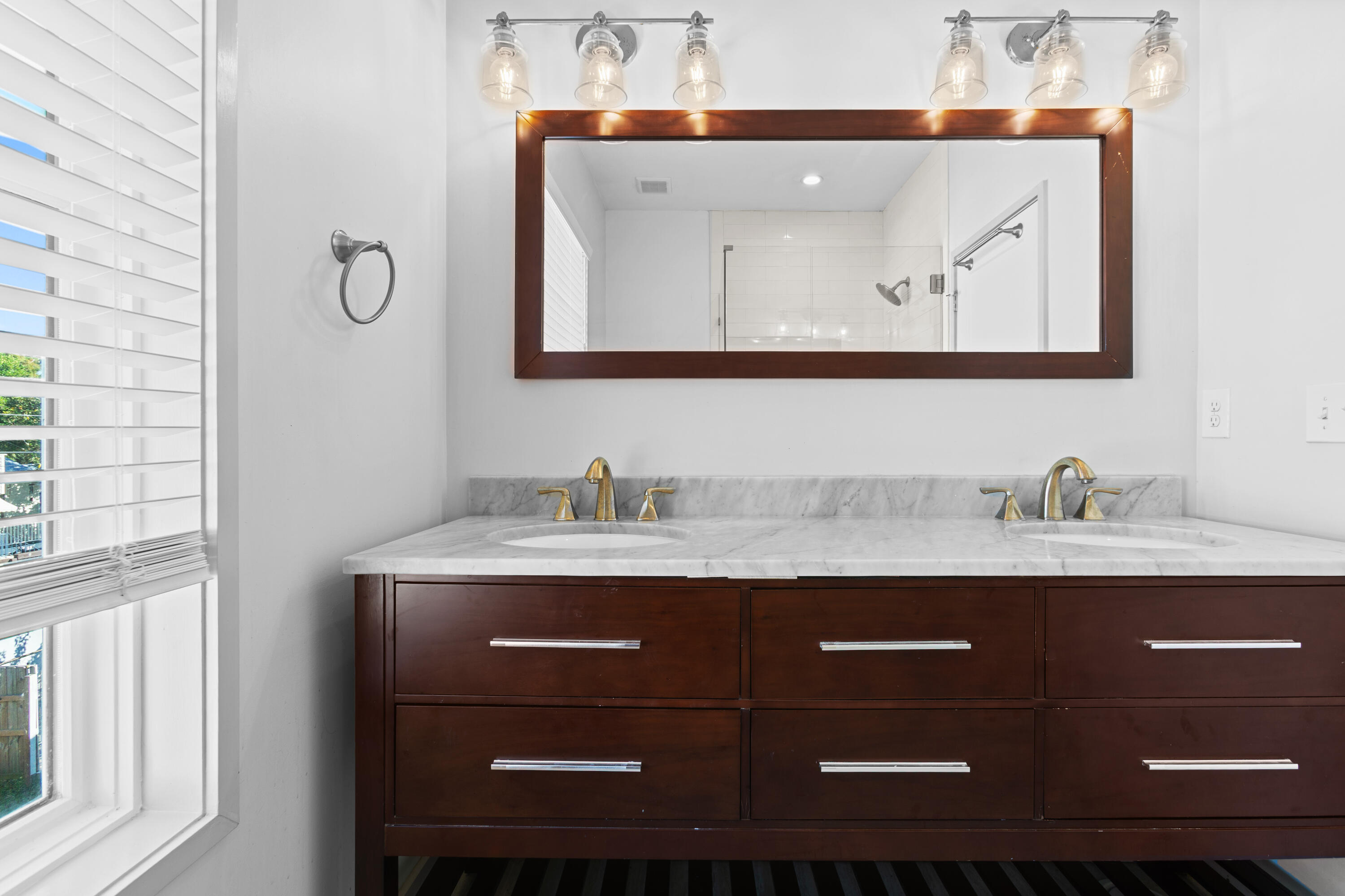 29 Hanover Street Charleston, SC 29403 - Photo 13 of 36 .