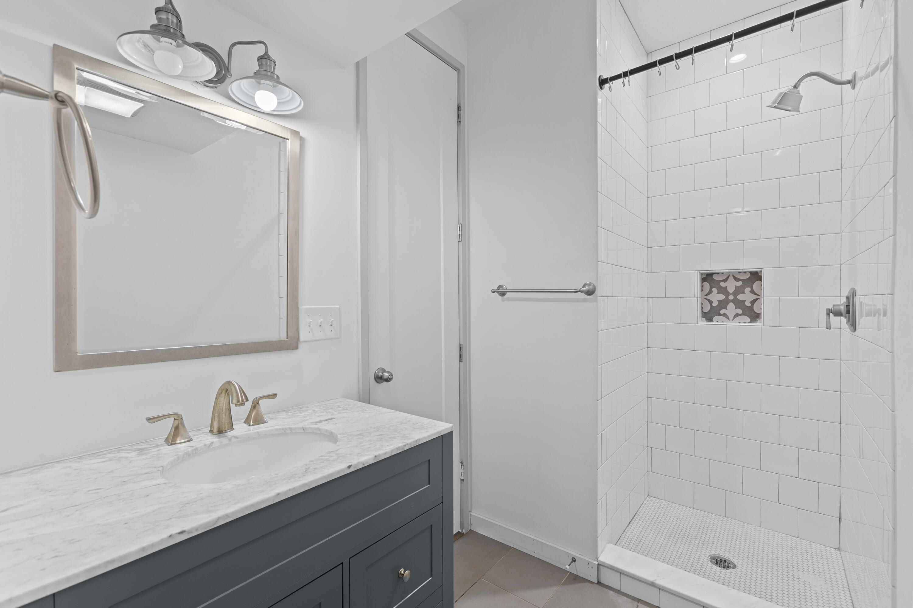 29 Hanover Street Charleston, SC 29403 - Photo 18 of 36 .